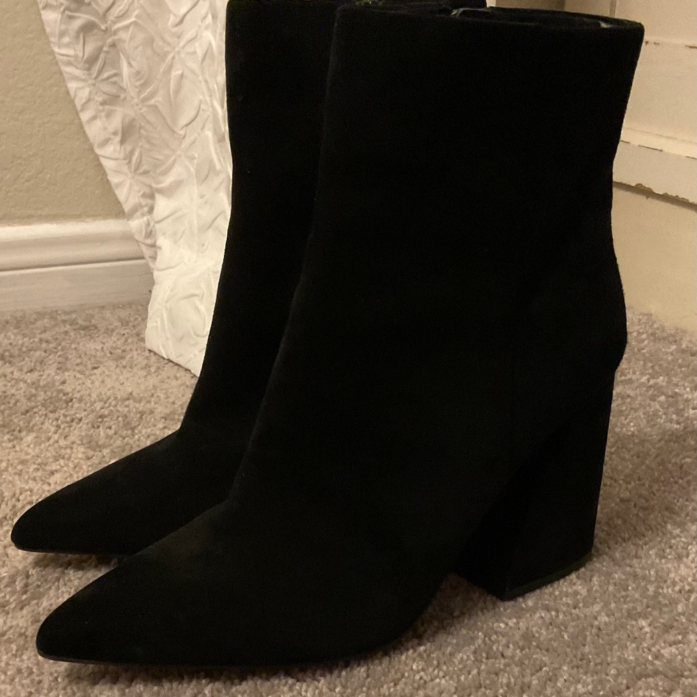 Gianni Bini Booties in Black Suede Size 6 1/2